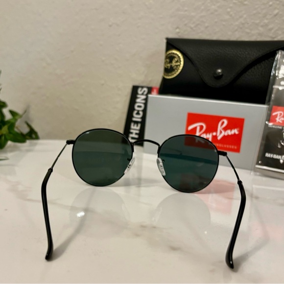 New Ray-Ban RB3447 Round Metal unisex Sunglasses - Black Frame, Size 50-21 - Picture 9 of 10
